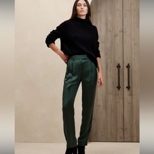 Banana Republic Isa pleated satin pant in green